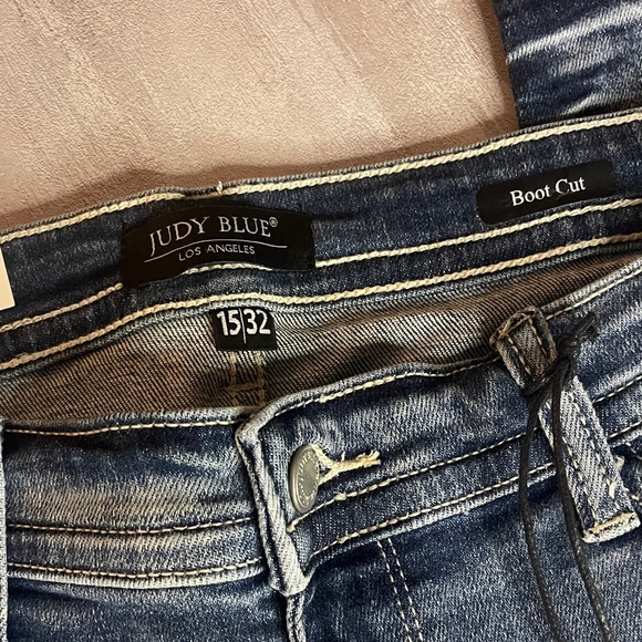 Judy Blue- Classic Blue Denim -mid rise- Boot cut jeans- size 15 - Picture 3 of 8